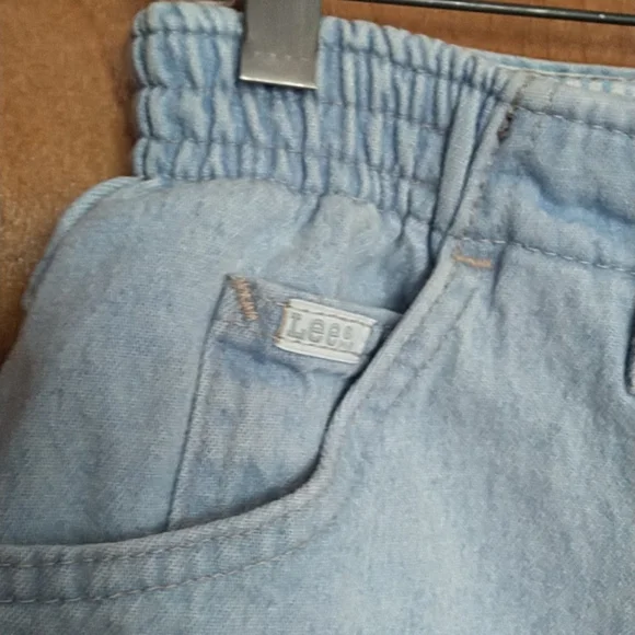 Lee ladies light wash shorts NWOT size 10 M. - Picture 6 of 15
